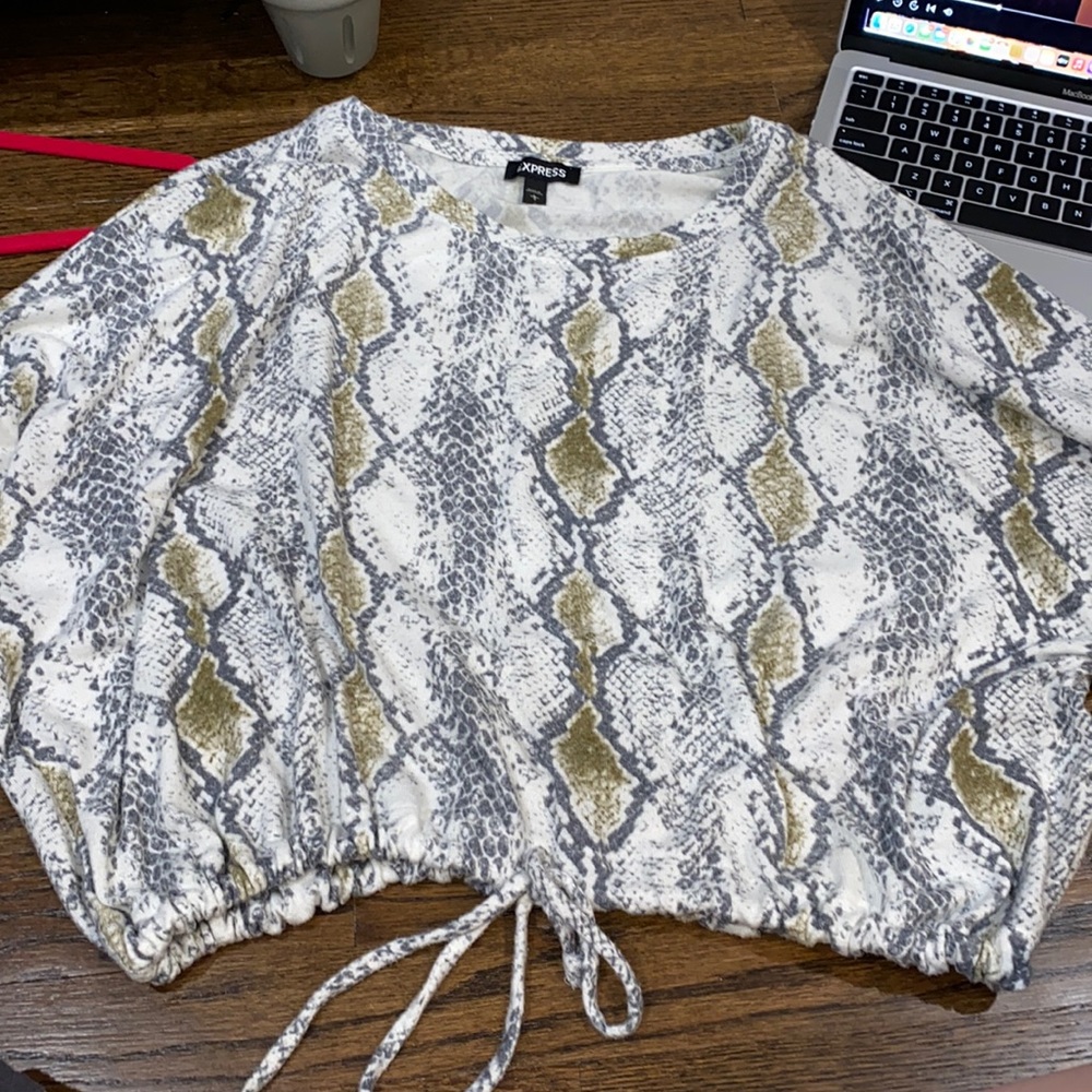 snake skin long sleeve tee
